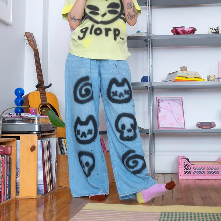 Jeans upcyclés "emo"