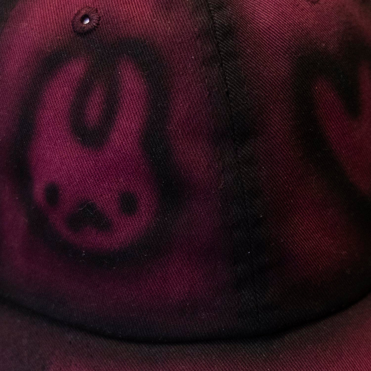Casquette bourgogne "lapins & coeurs" unique