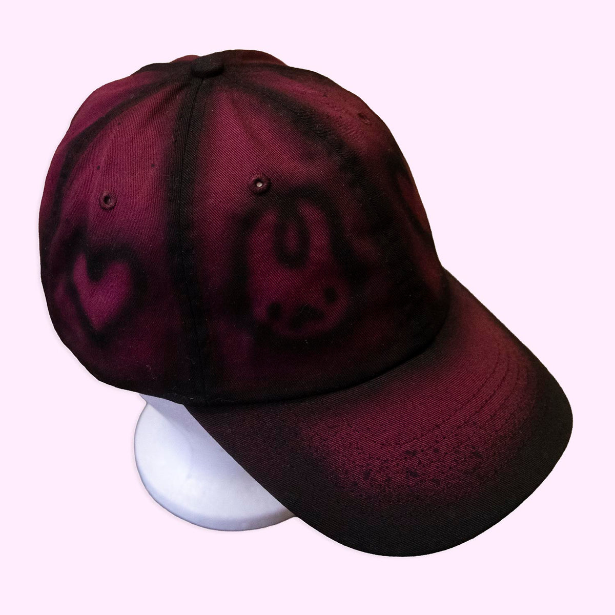 Casquette bourgogne "lapins & coeurs" unique