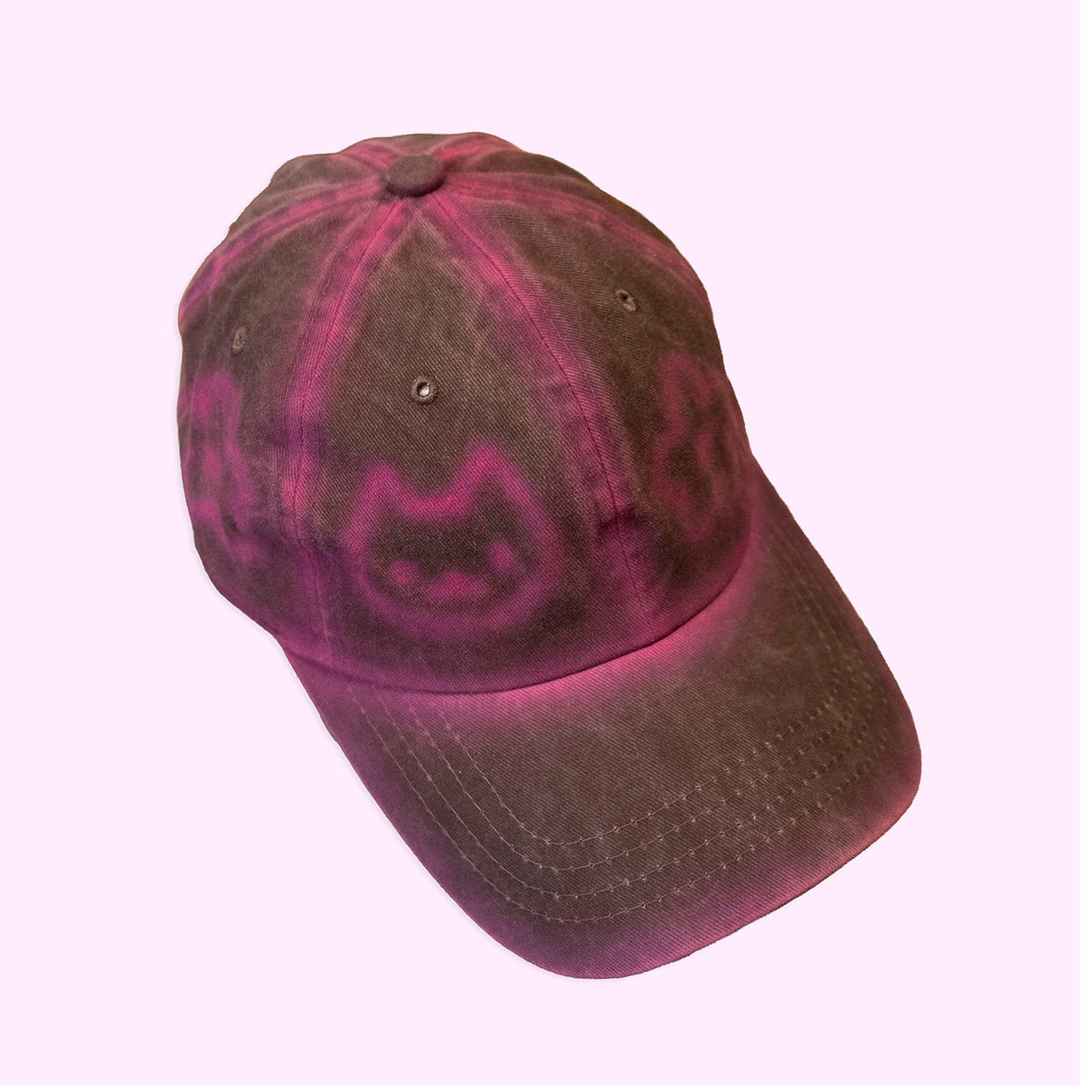 Casquette brune délavée "chats & fleurs" unique