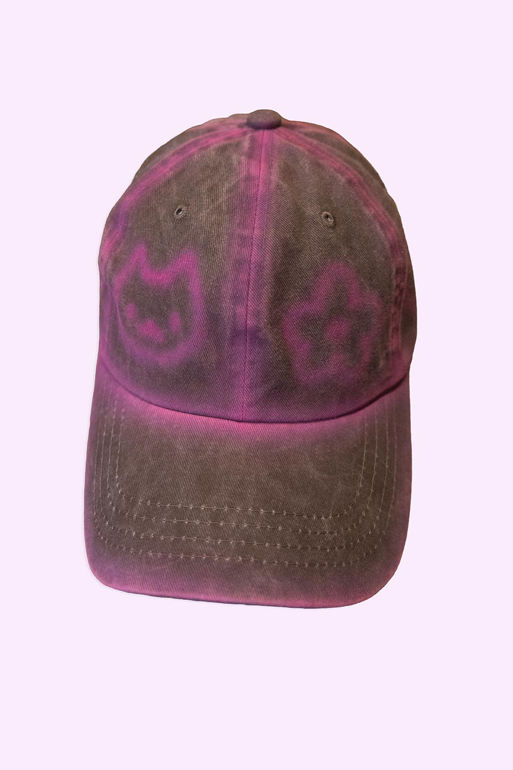 Casquette brune délavée "chats & fleurs" unique