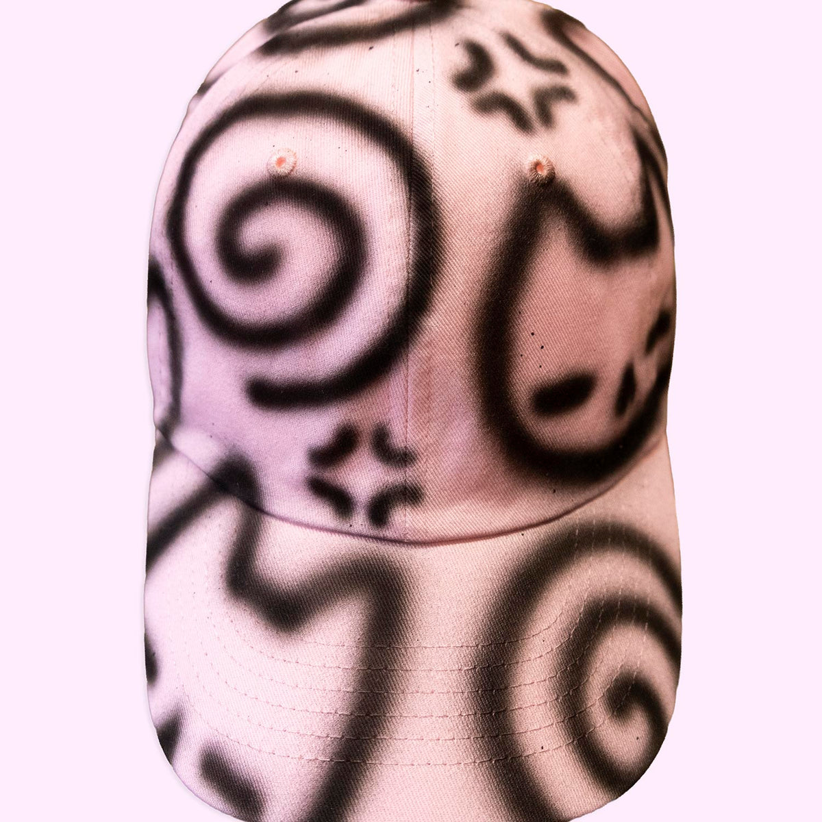 Casquette rose pâle "chats fâchés" unique