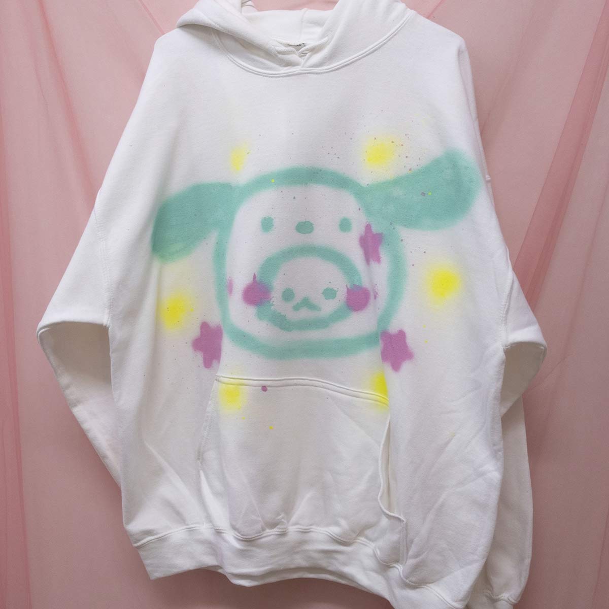 Hoodie pitou pocha peinturé en aérosol (XL)