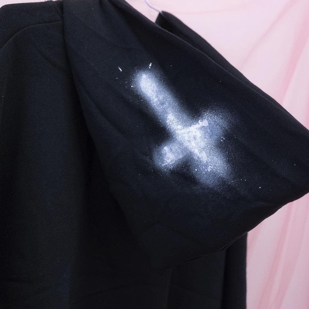 Chandail à capuchon coupé "✝ Chat ✝" unique (XL)