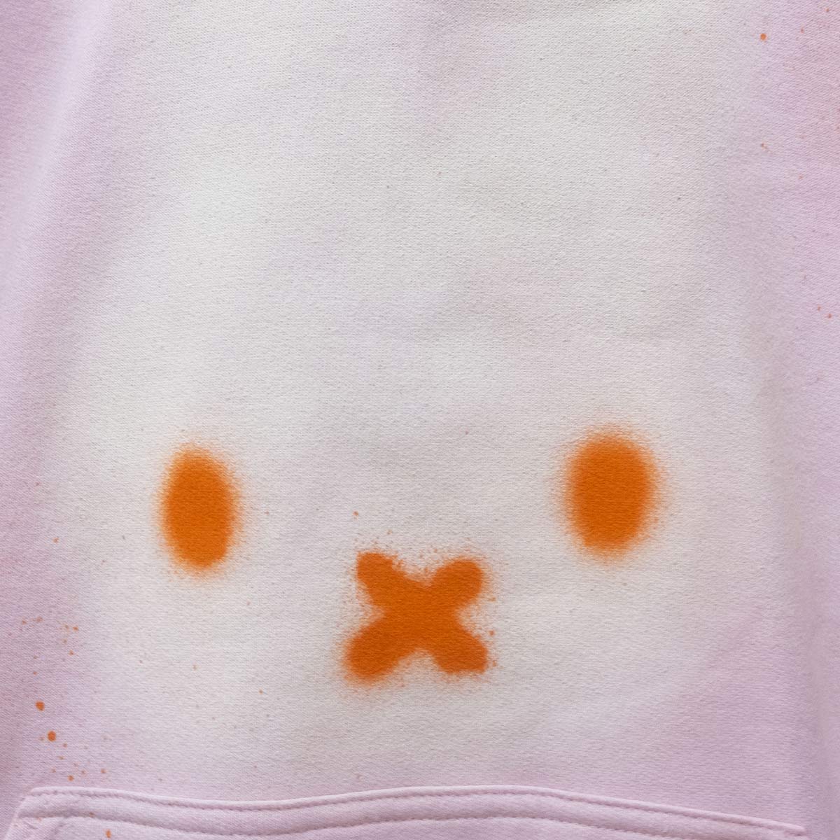 Hoodie miffy peinturé en aérosol (XL)