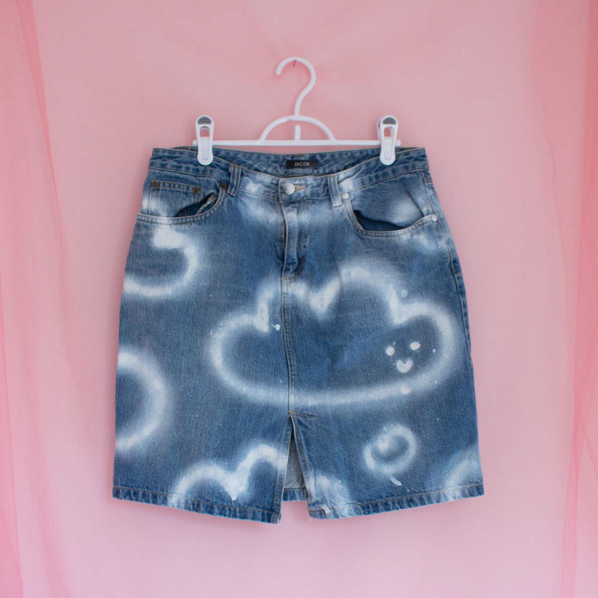 Jupe en jeans upcyclée "Nuages"