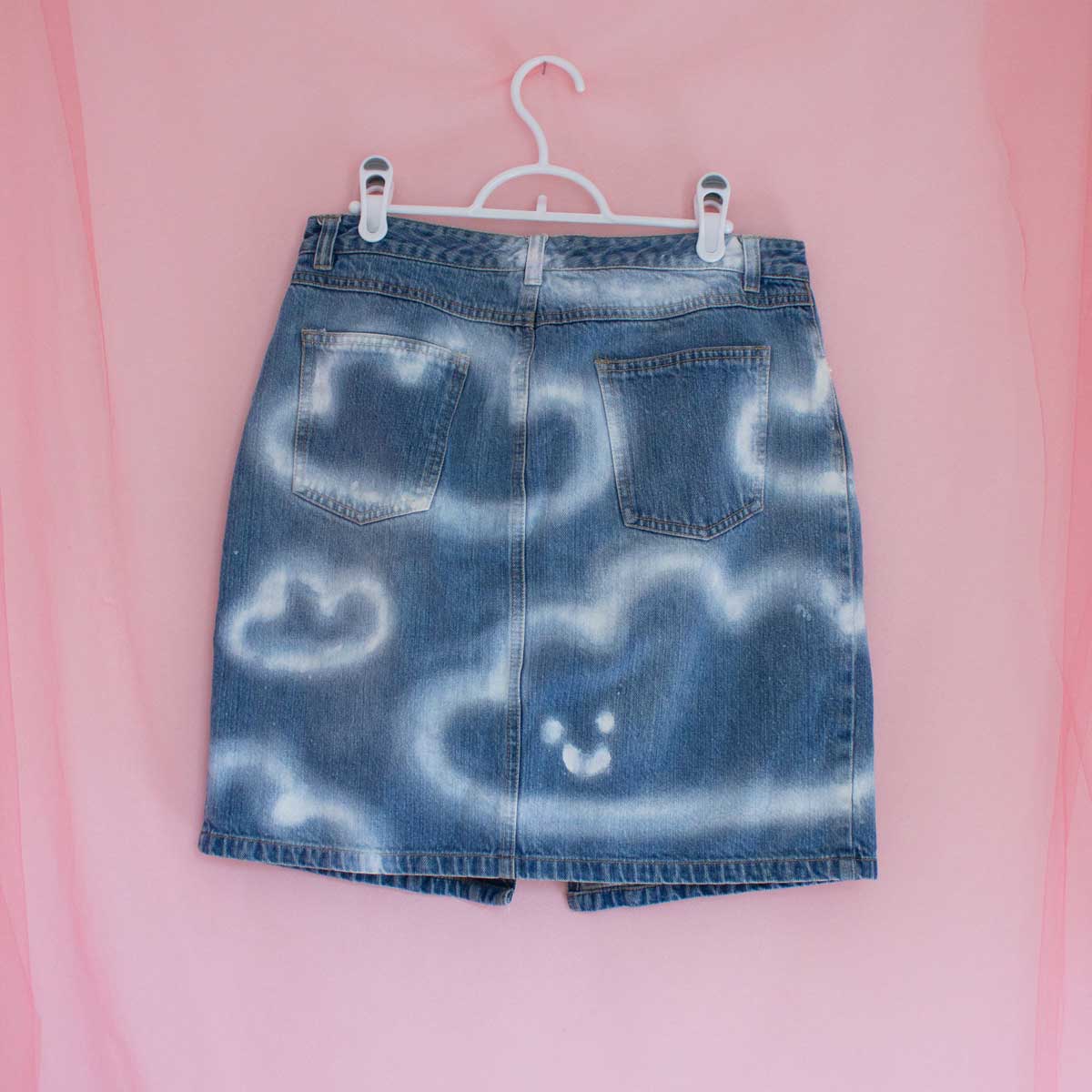 Jupe en jeans upcyclée "Nuages"