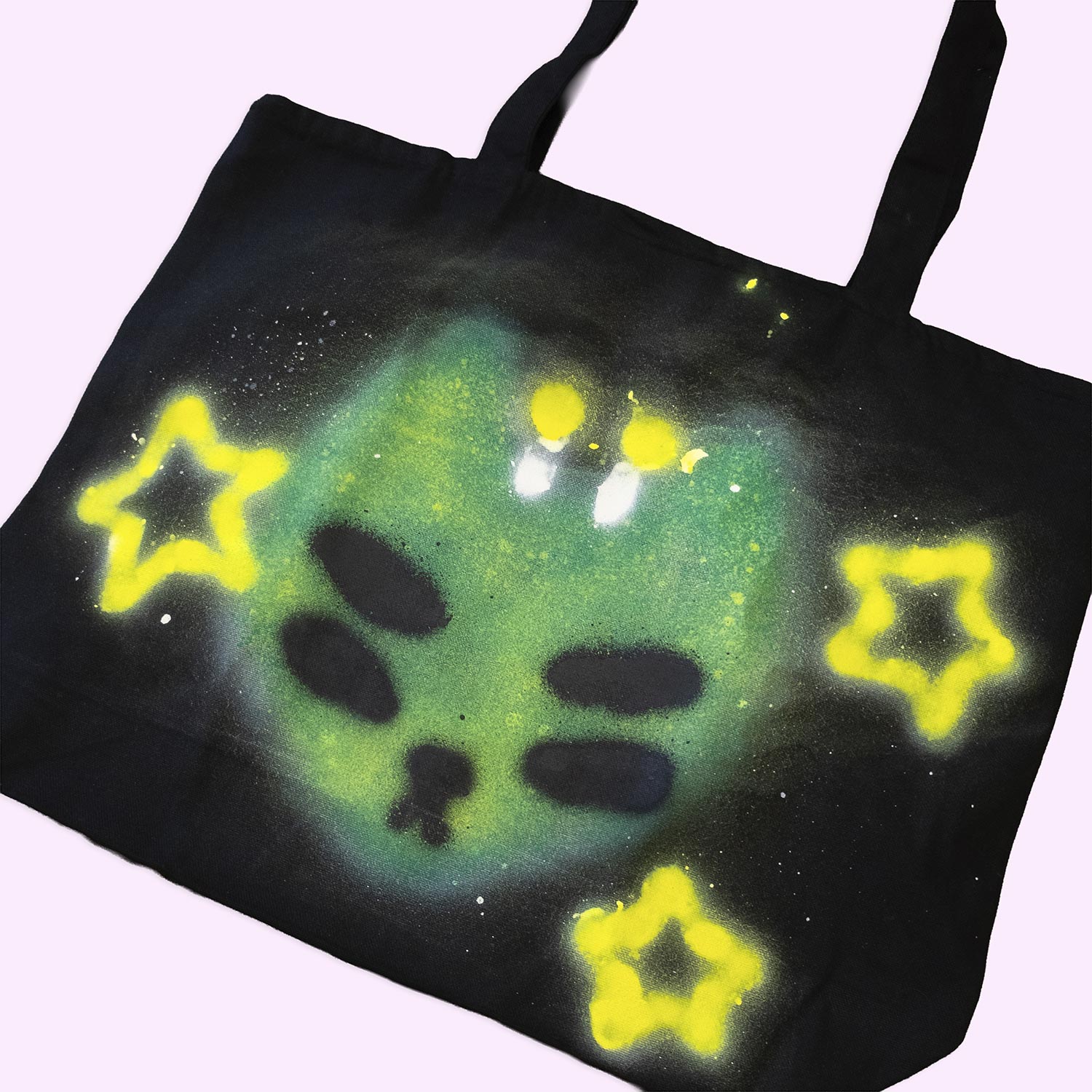 Spray painted "Alien Cat" Unique Tote Bag