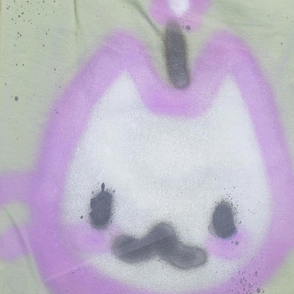 Camisole upcyclée "Chat avec fleur sur le coco" verte