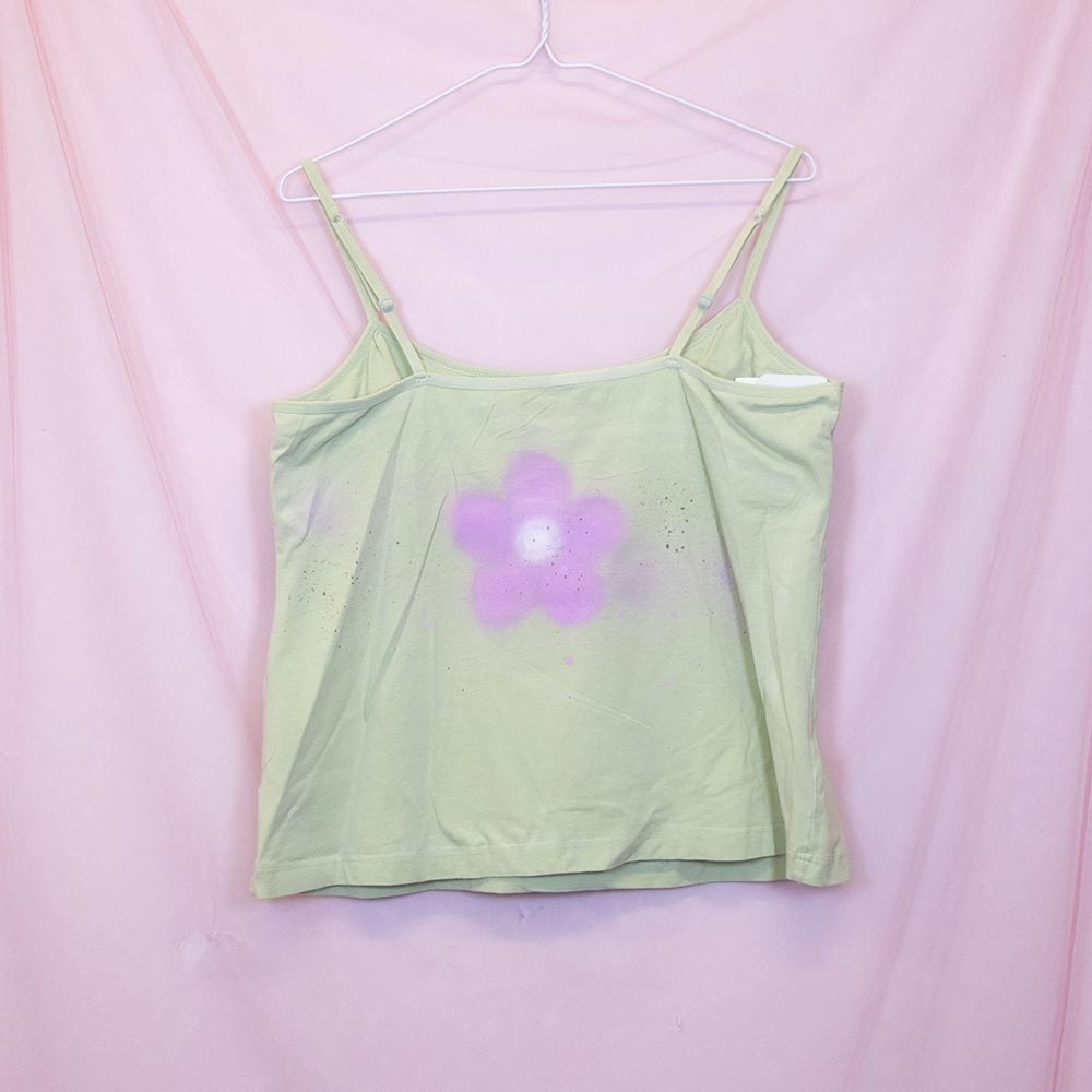 Camisole upcyclée "Chat avec fleur sur le coco" verte