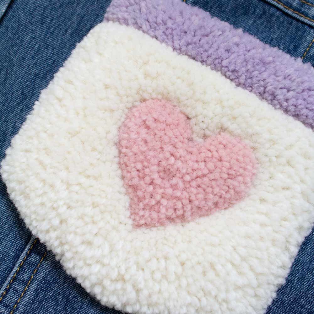 Veste en jeans upcyclée avec tapis "Poches d'amour"