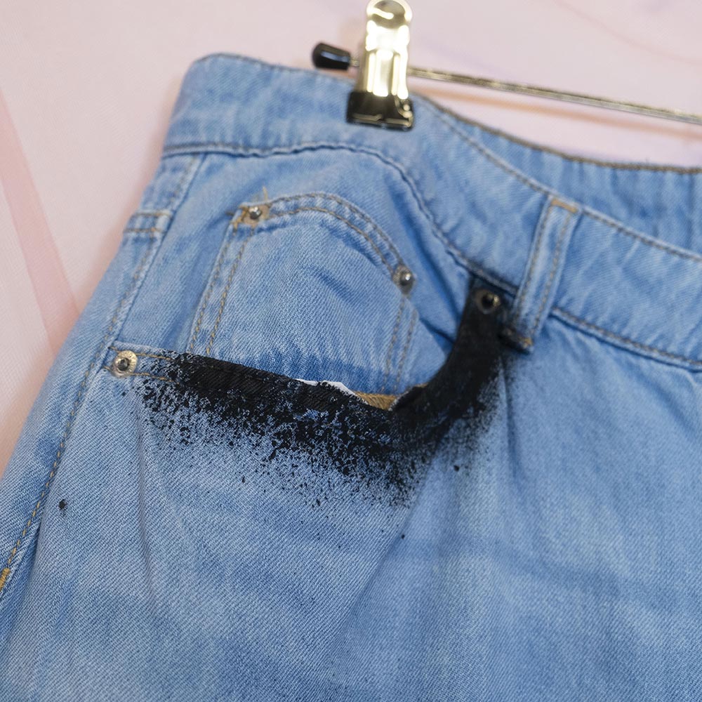 Jeans upcyclés "emo"