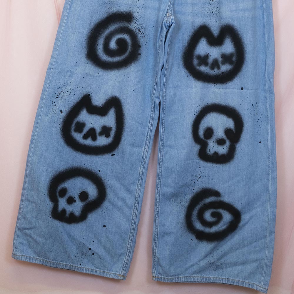 Jeans upcyclés "emo"