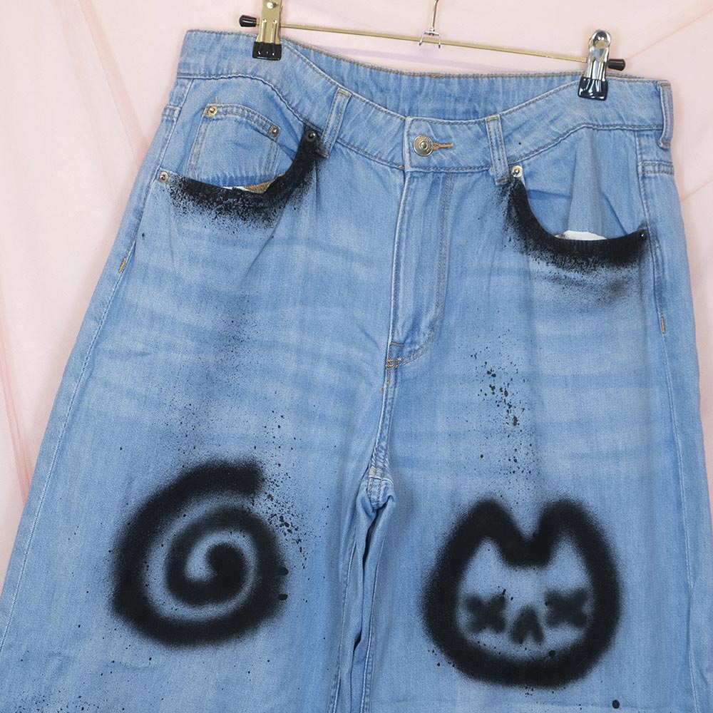 Jeans upcyclés "emo"