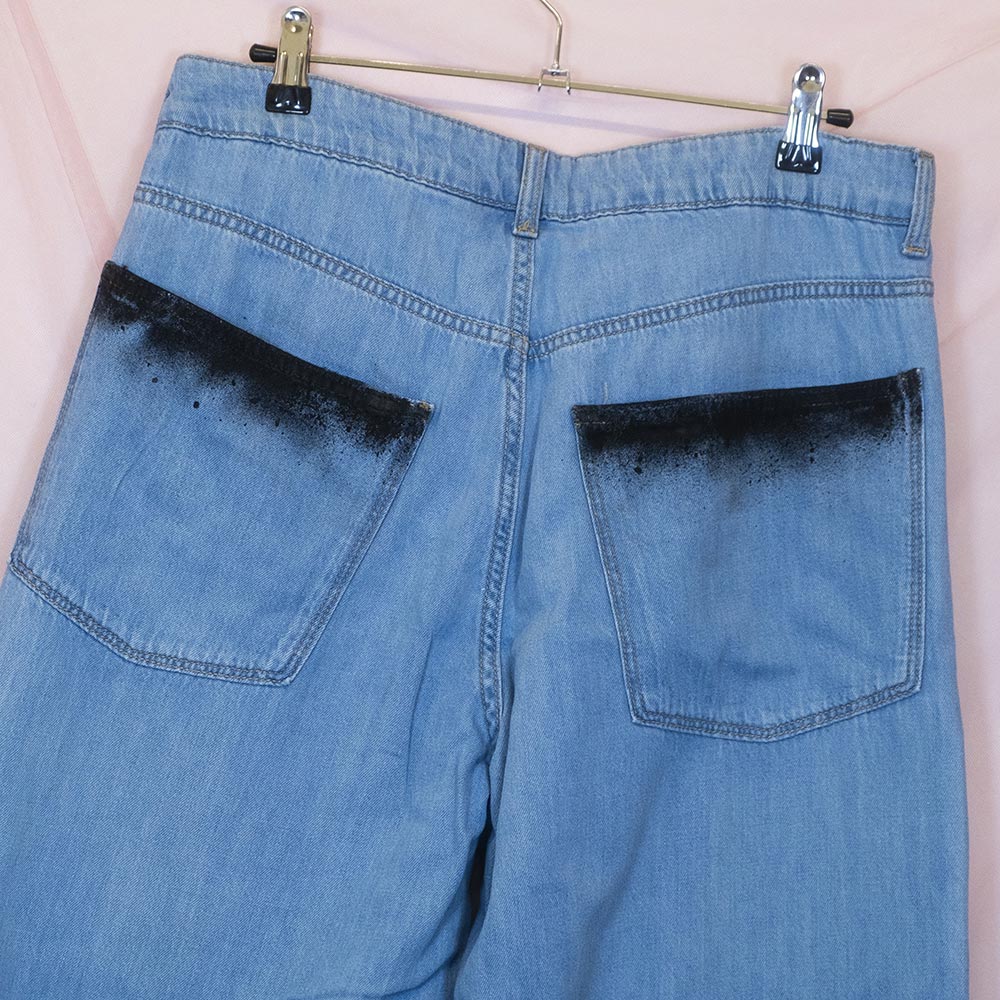 Jeans upcyclés "emo"