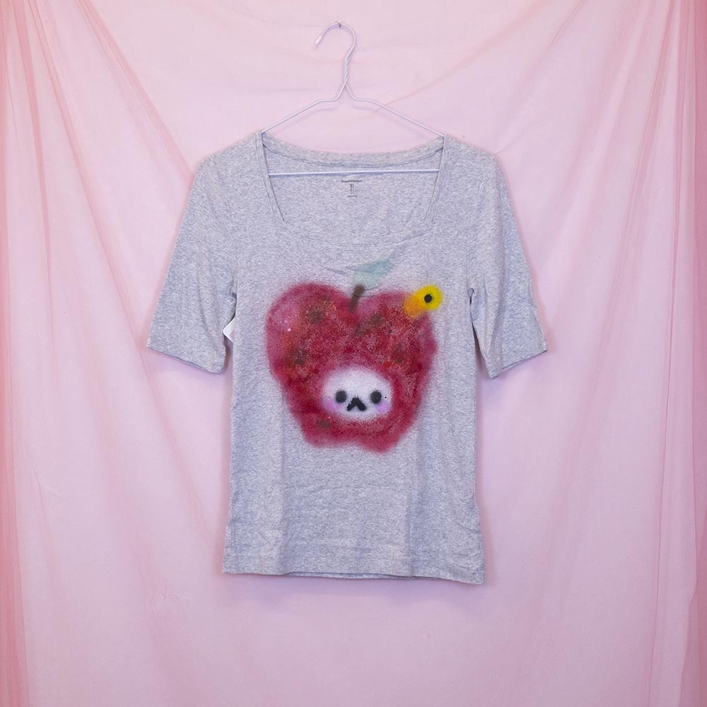 Upcycled "Apple" gray T-shirt